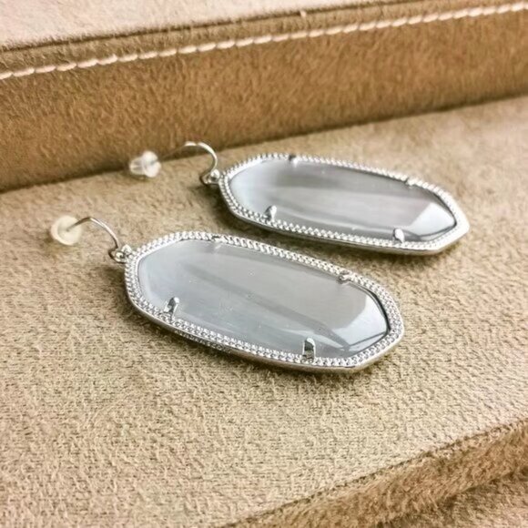 Kendra Scott Stud Earrings - Picture 3 of 3